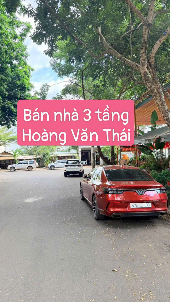 Nhà 3 tầng Hoàng Văn Thái Buôn Ma Thuột 120m² giá 9.5 tỷ - Thiết kế hiện đại, sẵn sàng ở ngay!