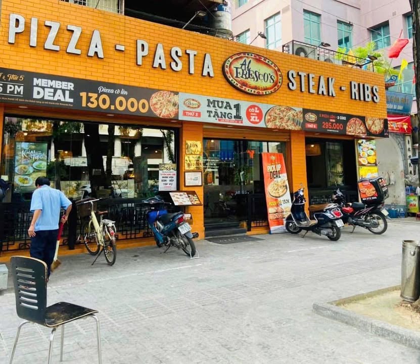 Cho thuê mặt bằng kinh doanh mặt phố Giảng Võ, 140m² - Vỉa hè rộng, thuận lợi kinh doanh!