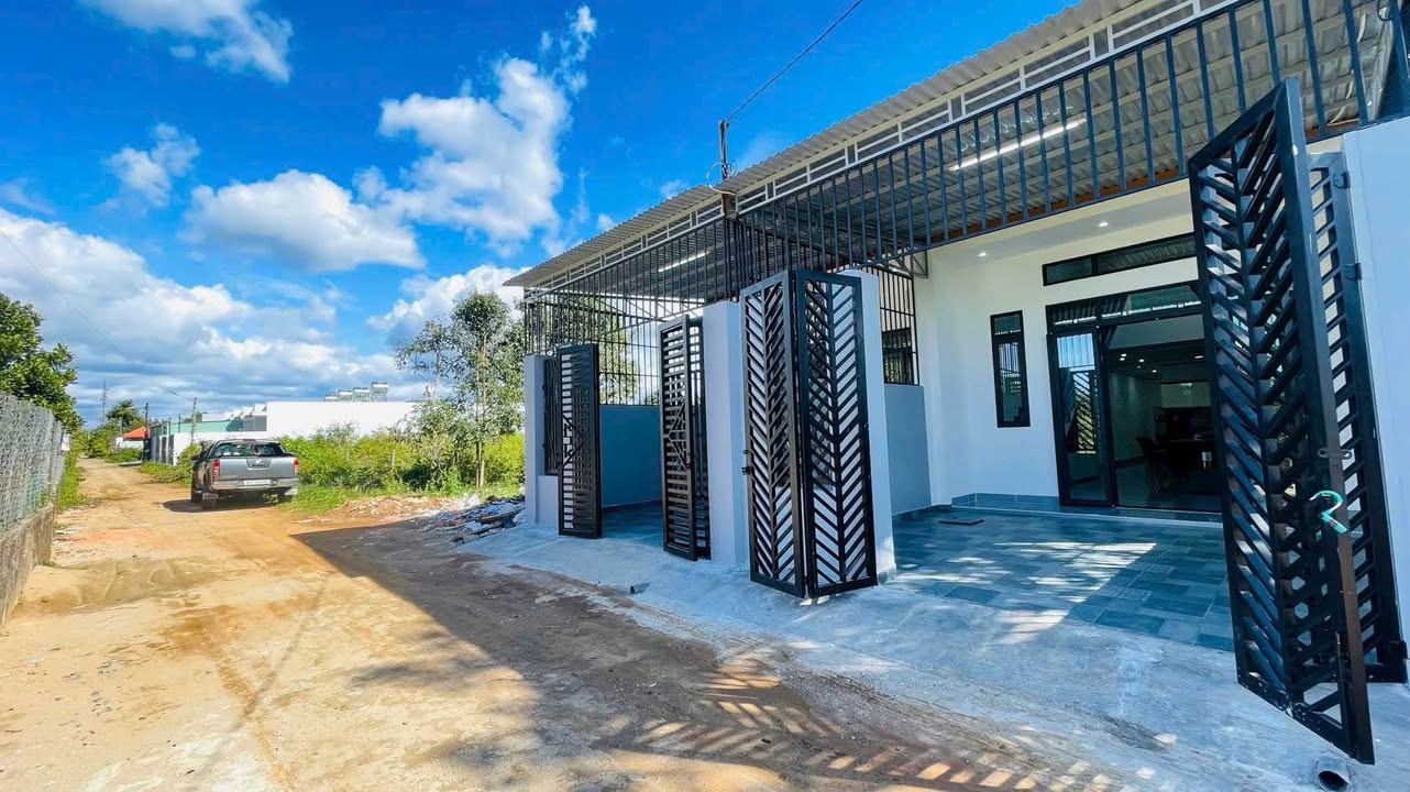 Nhà liền kề Hẻm 294 Tôn Đức Thắng, Pleiku 95m² giá 1.3 tỷ - Không thể bỏ lỡ!