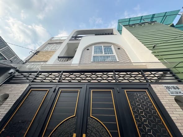 Nhà phố 3 tầng 52m² giá 9.9 tỷ - Ô tô đậu trước nhà, sát Học viện Cán bộ