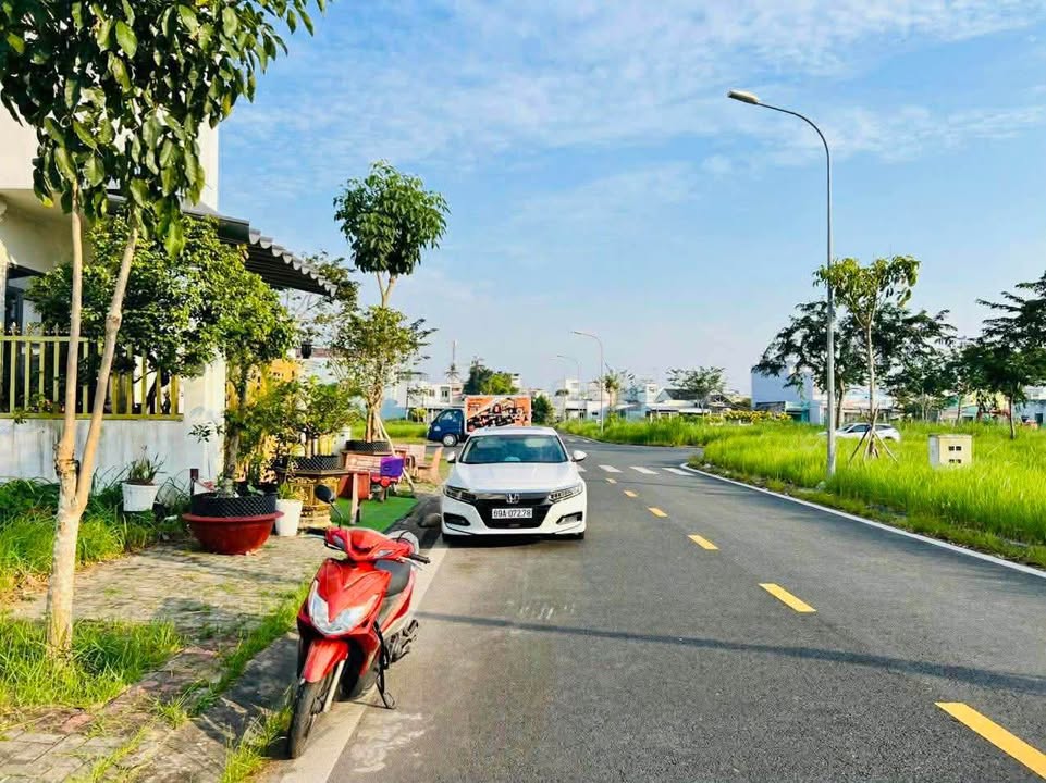 Đất nền KDC Minh Thắng Cà Mau 100m² giá 1.9 tỷ - Vị trí đắc địa, sổ hồng chính chủ!