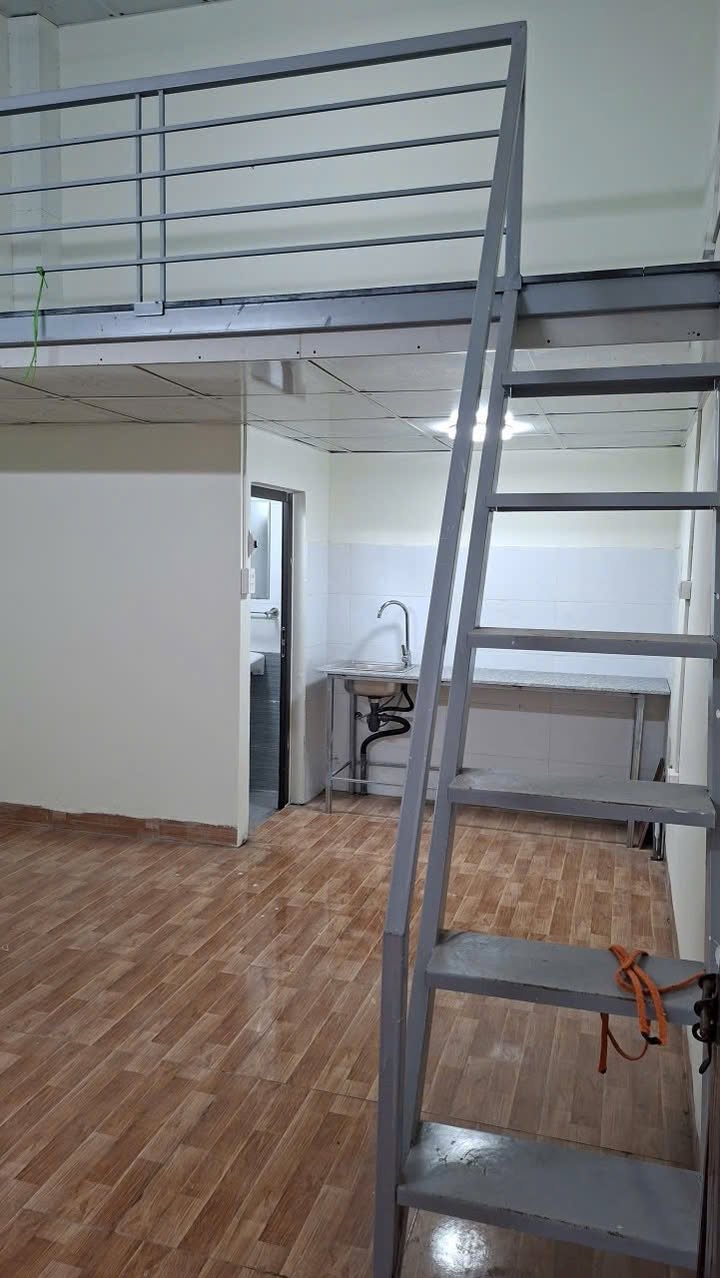 Nhà cho thuê tại Định Công, Hoàng Mai 30m² giá 3.5 triệu - Phù hợp cho gia đình nhỏ!