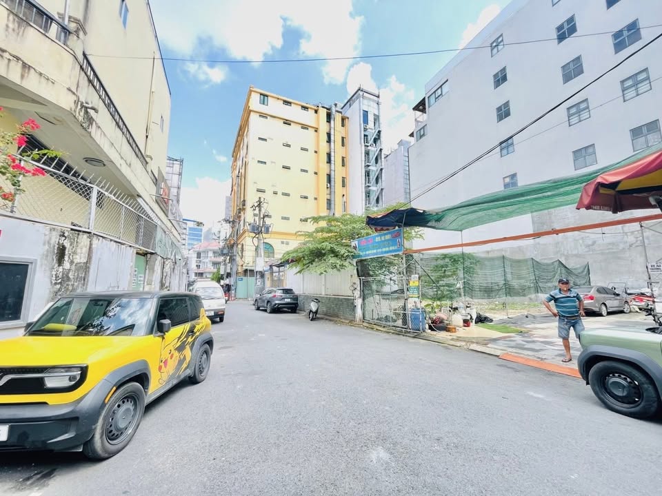 Nhà phố Phổ Quang, Tân Bình 65m² giá 13.2 tỷ - Hẻm nhựa ô tô tránh, đối diện sân bay!