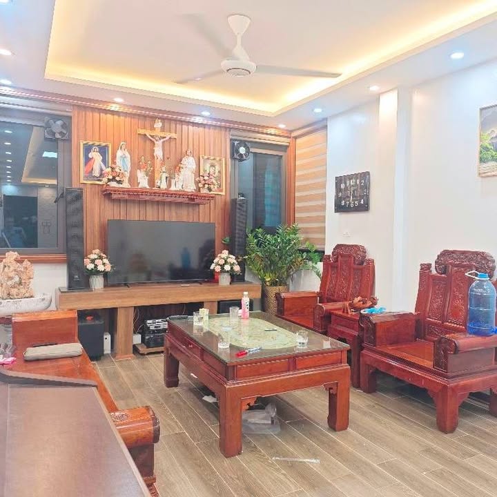 Nhà mặt phố Mai Dịch, Cầu Giấy 60m² - Kinh doanh đỉnh, sẵn dòng tiền 50 triệu/tháng!