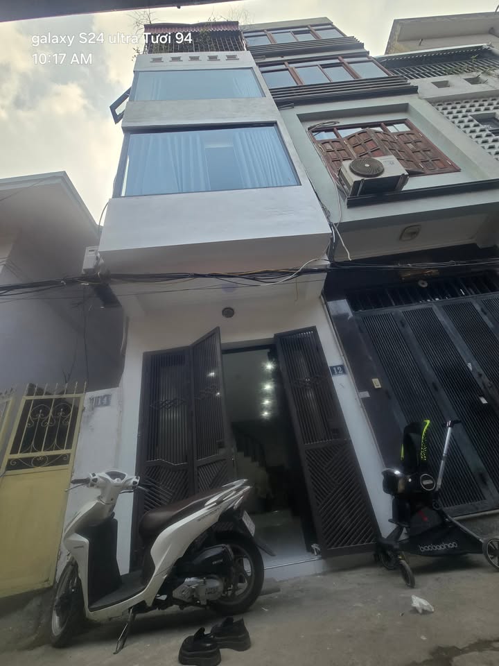 Nhà 4 tầng đường Phạm Văn Đồng, Đông Ngạc 28m² giá 5 tỷ - Ô tô đỗ cửa, ở ngay!