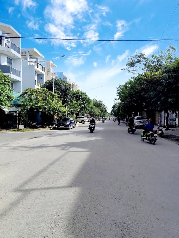 Nhà mặt tiền đường DN5, Quận 12, diện tích 128m², cho thuê 26 triệu/tháng - Vị trí đắc địa cho kinh doanh!