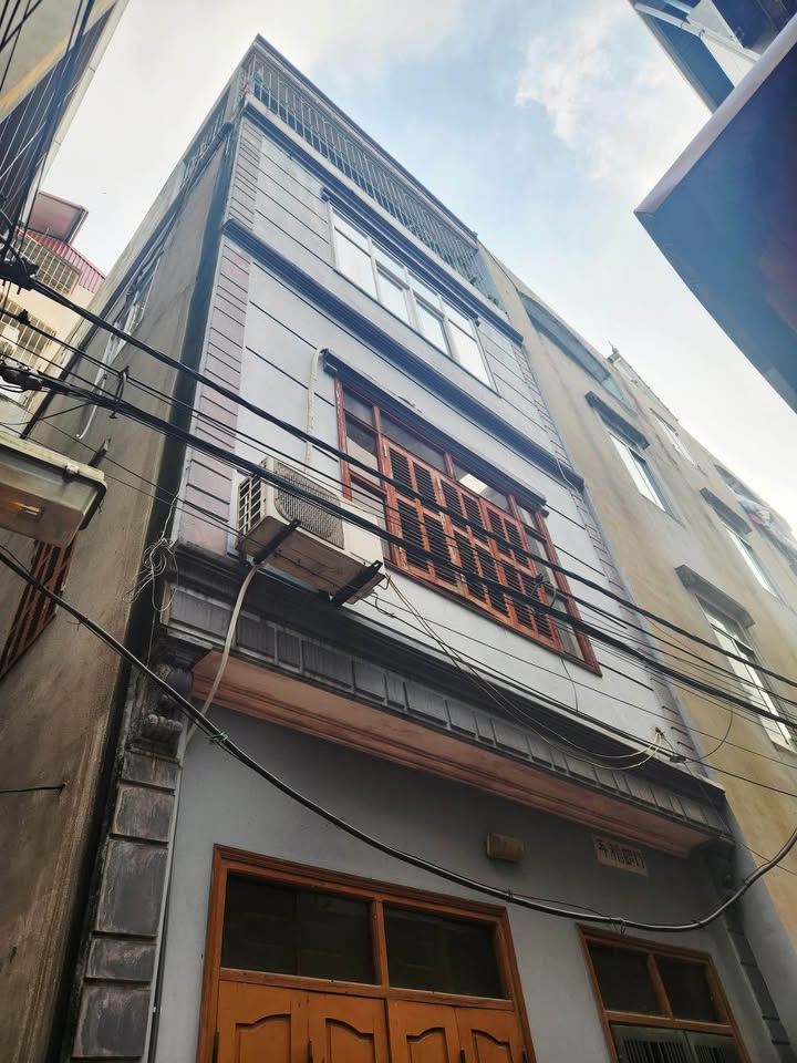 Nhà lô góc Định Công Thượng Hoàng Mai 31m² giá 8.2 tỷ - Sổ đỏ chính chủ, thoáng sáng!