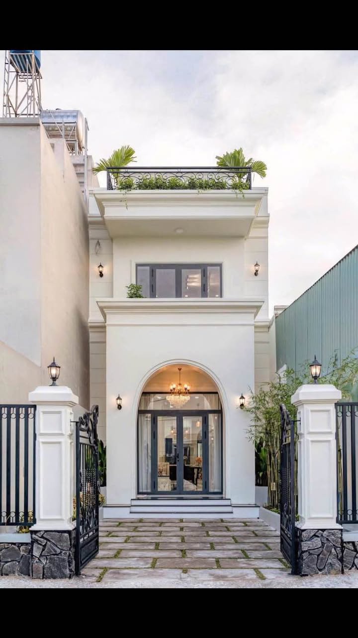 Nhà phố Long Trạch, Cần Đước 100m² giá 2.55 tỷ - Đầy đủ nội thất, vào ở ngay!