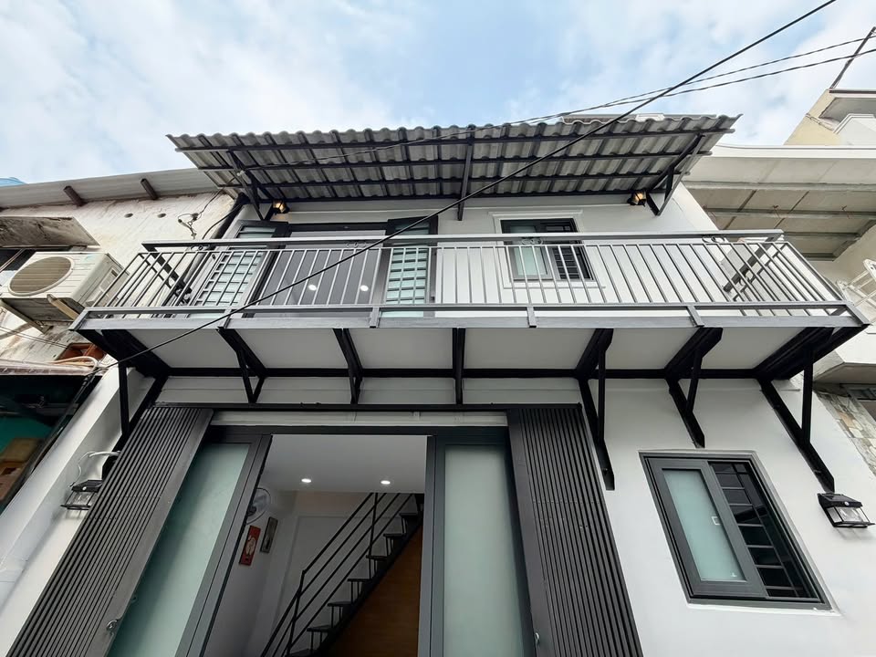 Nhà Gò Vấp 15m² giá 3.15 tỷ - Nhà mới đẹp, vào ở ngay!