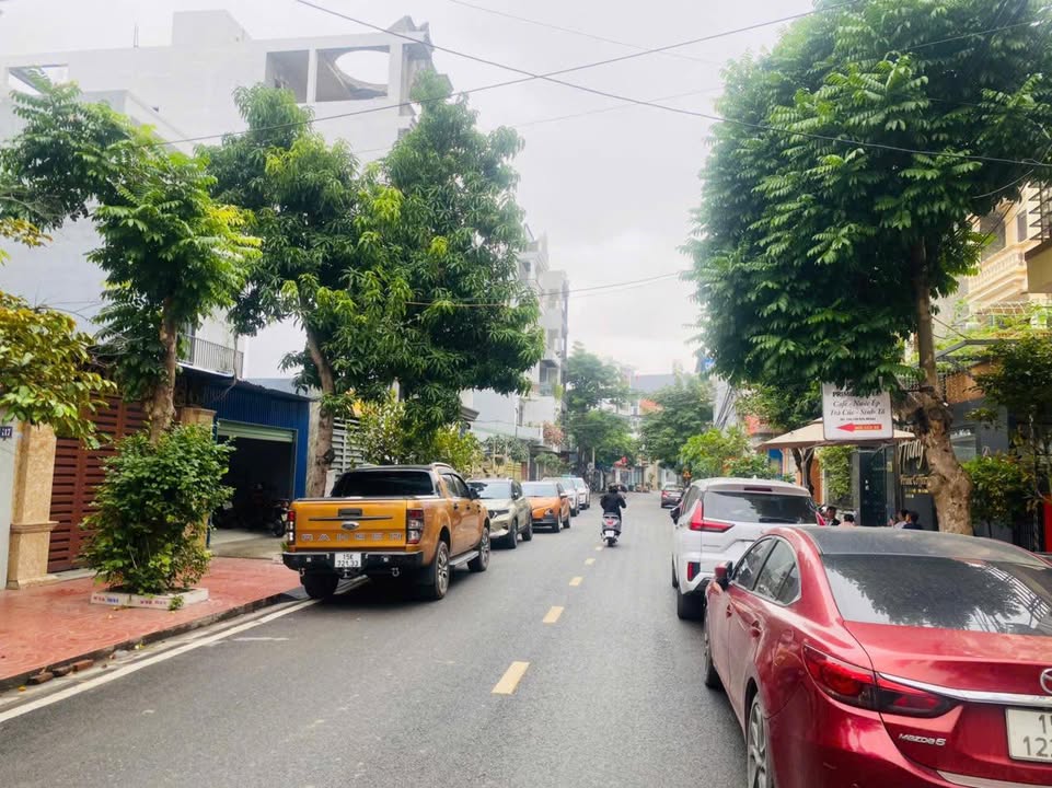 Nhà phố mặt đường Đào Nhuận 90m² giá 9 tỷ - Hướng Tây tứ Trạch