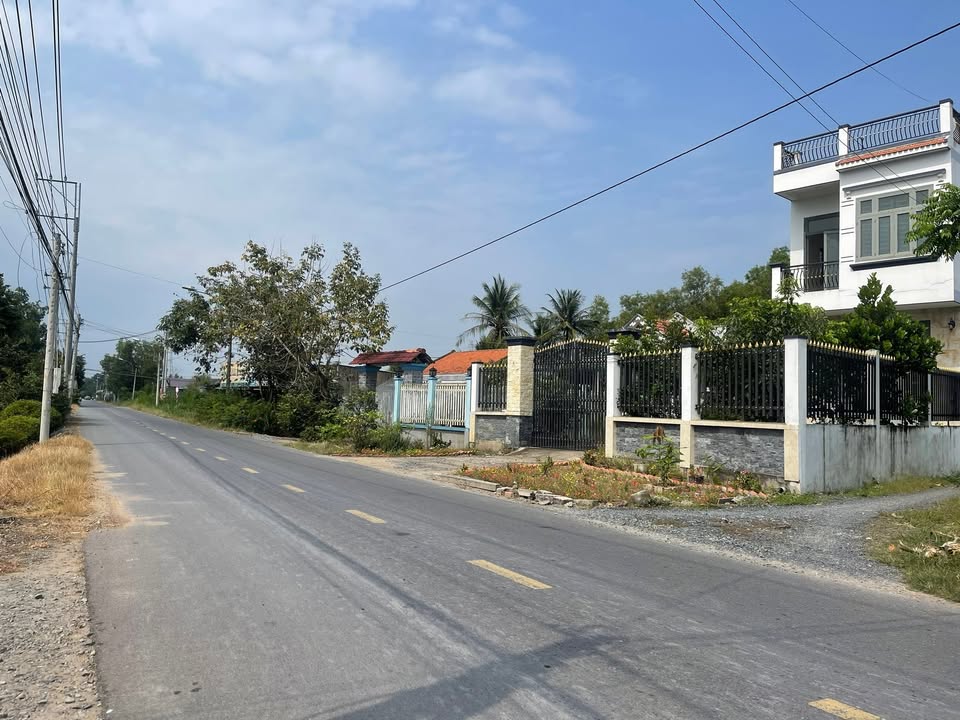 Đất thổ cư 2 mặt tiền xã Long Sơn 285m² giá 1.2 tỷ - Đầu tư sinh lời ngay!