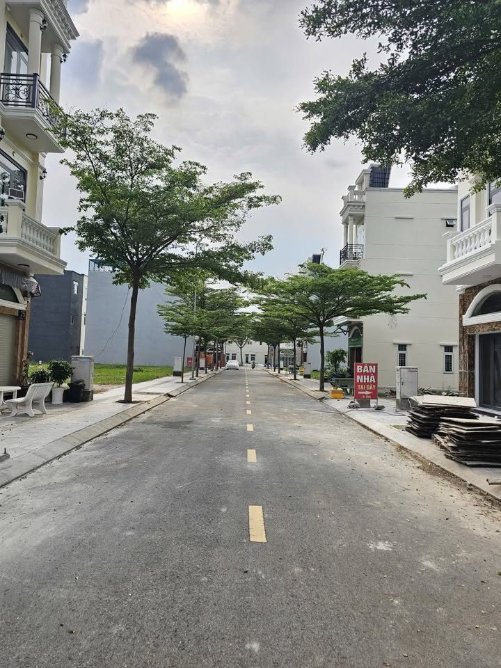 Đất nền KDC Icon Central Tân Đông Hiệp 60m² giá 3.35 tỷ - Sổ hồng chính chủ!