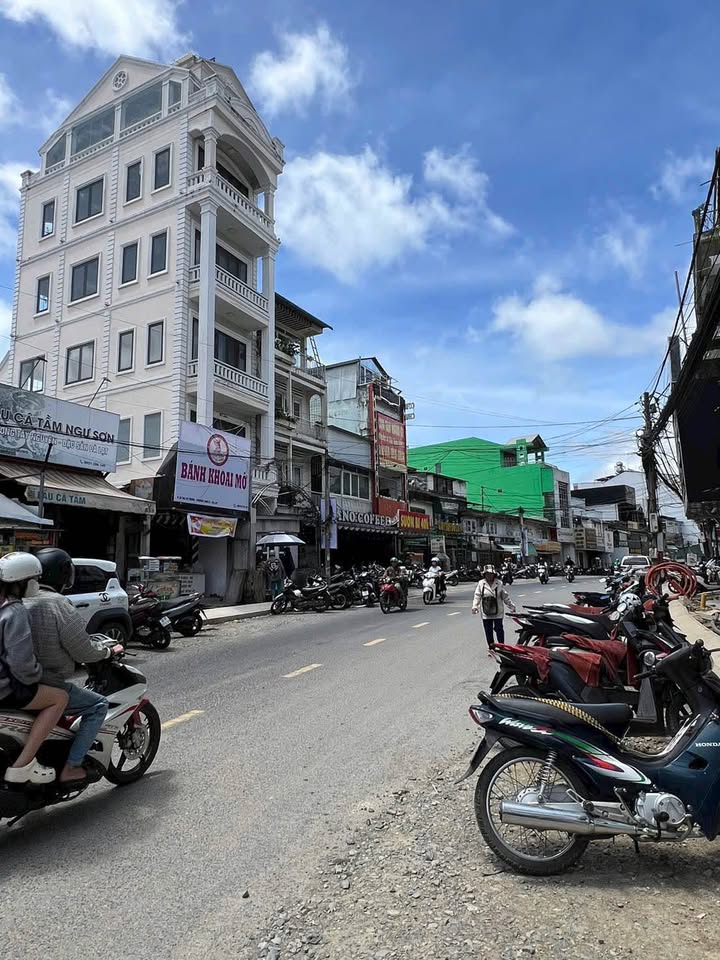 Bán đất tặng nhà mặt phố Hai Bà Trưng Đà Lạt 59m² giá 17 tỷ - Cơ hội kinh doanh lý tưởng!