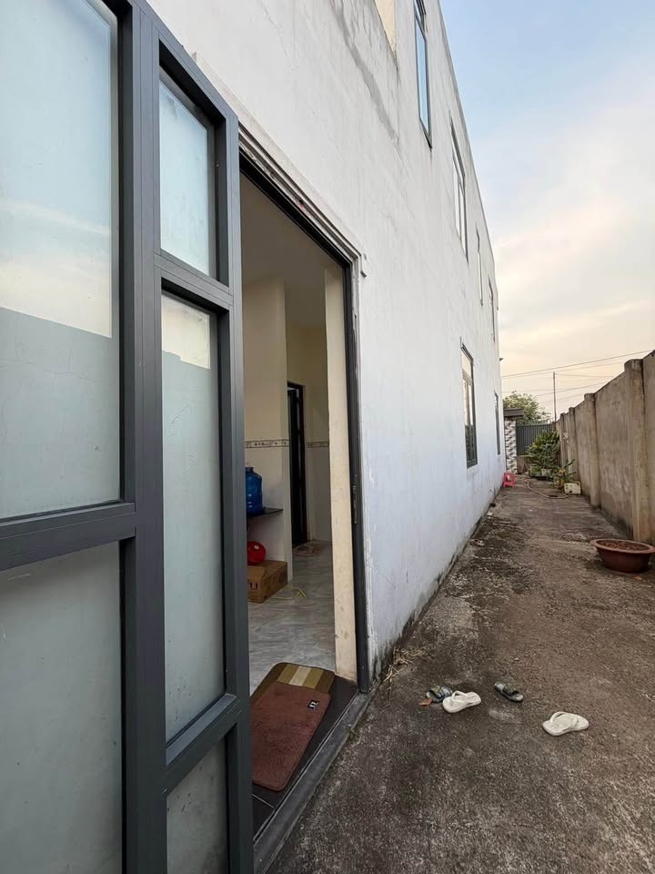 Nhà riêng Mộc Châu 180m² sổ đỏ - Thiết kế hiện đại, đầy đủ tiện nghi!