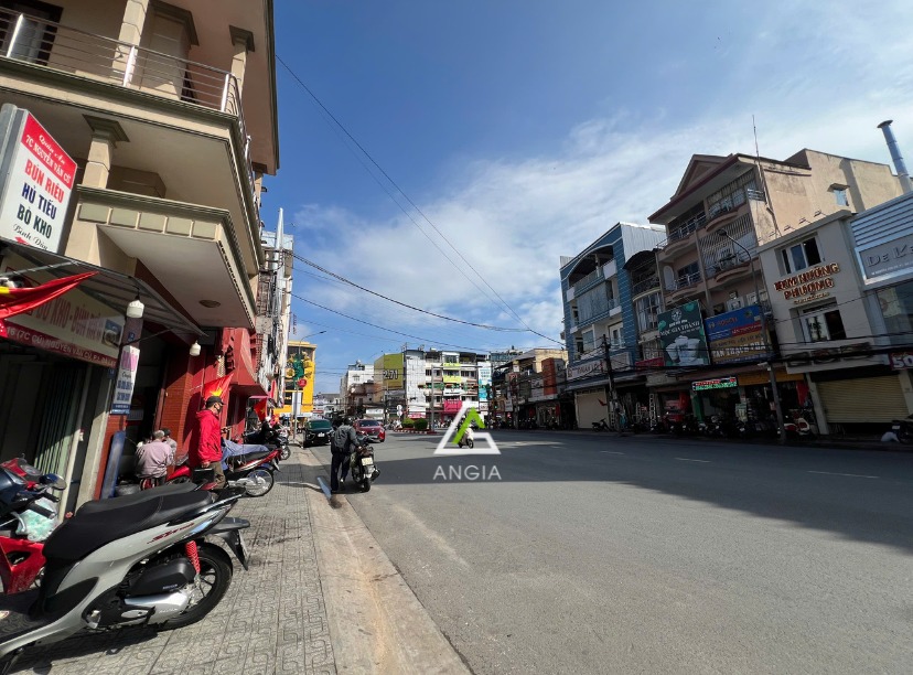 Nhà mặt tiền Nguyễn Văn Cừ, Đà Lạt 61m² giá 24 tỷ - Cơ hội đầu tư tuyệt vời!