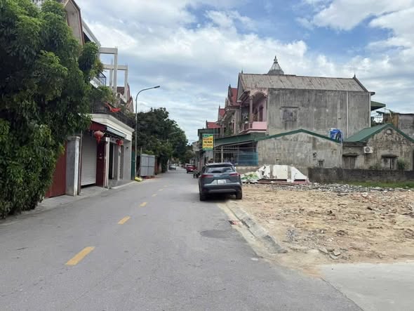 Bán lô góc mặt đường Trần Quốc Toản, Vinh Phú 72.1m² giá 4.9 tỷ - Đầu tư sinh lời hấp dẫn!