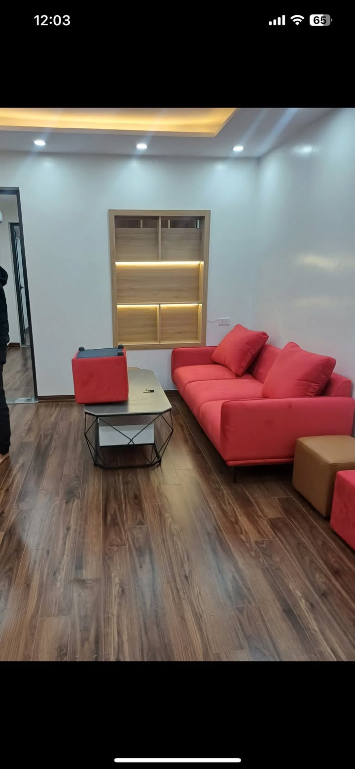 Căn hộ tập thể Quỳnh Mai, Hai Bà Trưng 56m² - Nhà mới đẹp, thoáng sáng!