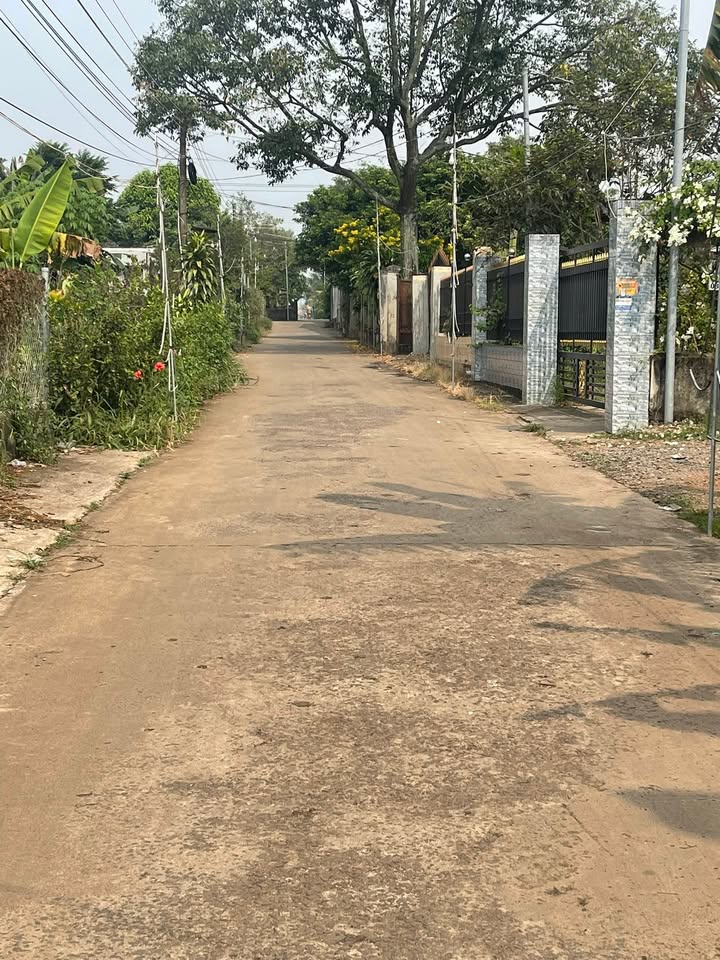 Nhà bán tại xã Gia Tân 1, huyện Thống Nhất, diện tích 315m² - Giá chỉ 2.1 tỷ VND, thương lượng tốt!