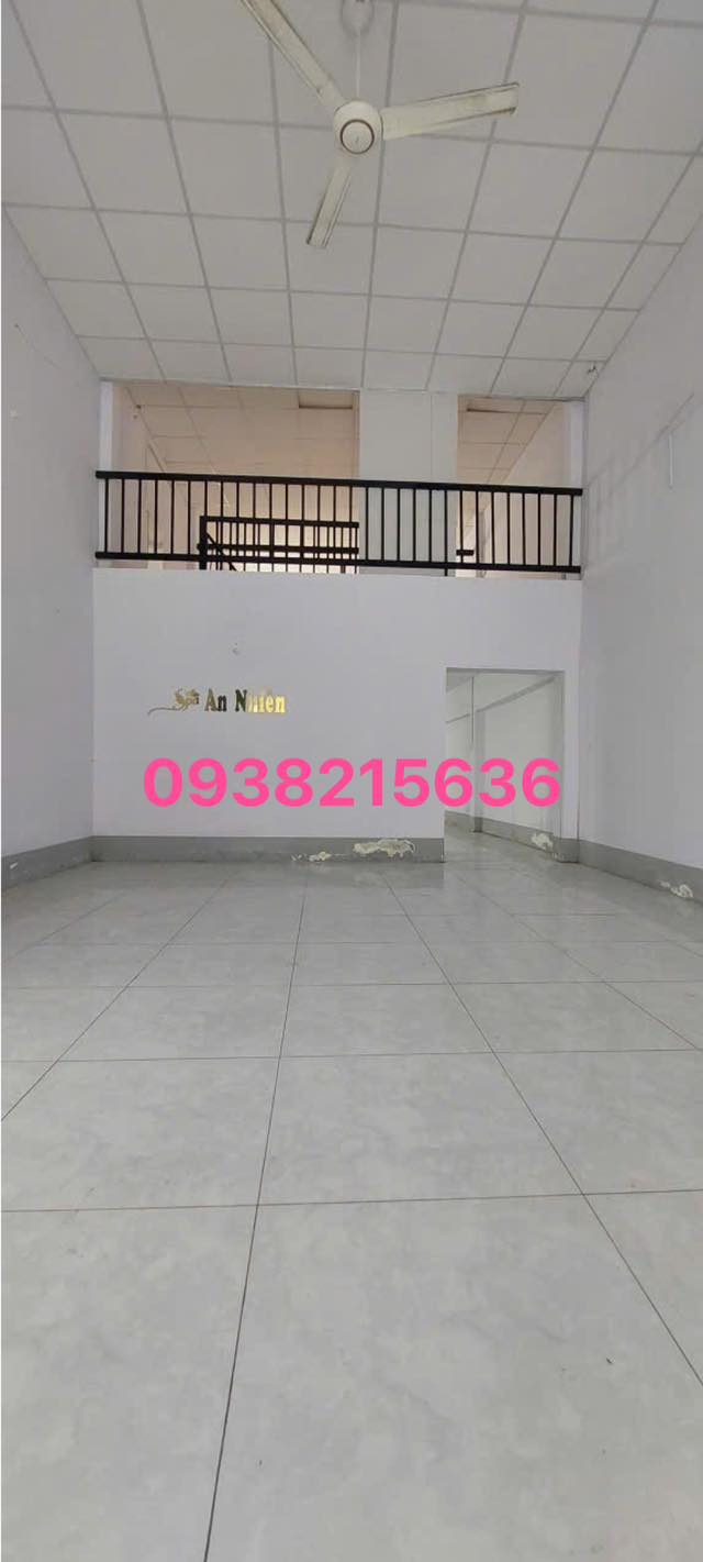 Nhà cho thuê mặt tiền Phan Văn Hớn, Hóc Môn 180m² giá 10 triệu - Phù hợp kinh doanh và văn phòng!
