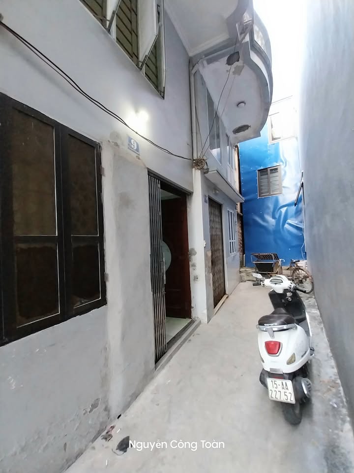 Nhà 3 tầng ngõ 122 Đình Đông Hải Phòng 30m² giá 1.99 tỷ - Chính chủ, sổ đỏ