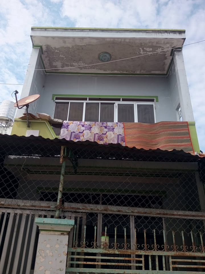 Nhà phố Tây Nha Trang 80.6m² giá 2.7 tỷ - Vị trí thuận tiện, đầy đủ tiện ích!