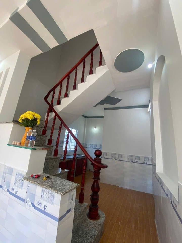 Nhà lầu trệt Tân Phước Khánh 44m² giá 1.35 tỷ - Sổ hồng chính chủ, thương lượng!