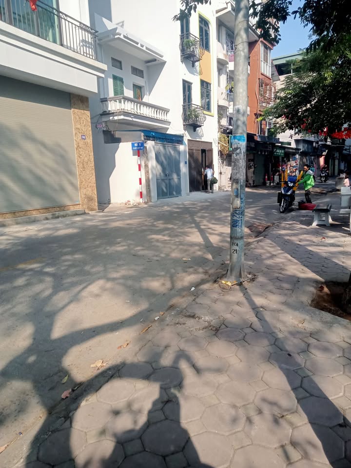 Đất Thạch Bàn Long Biên 69m² giá 11.7 tỷ - Không khí trong lành, vị trí đắc địa!