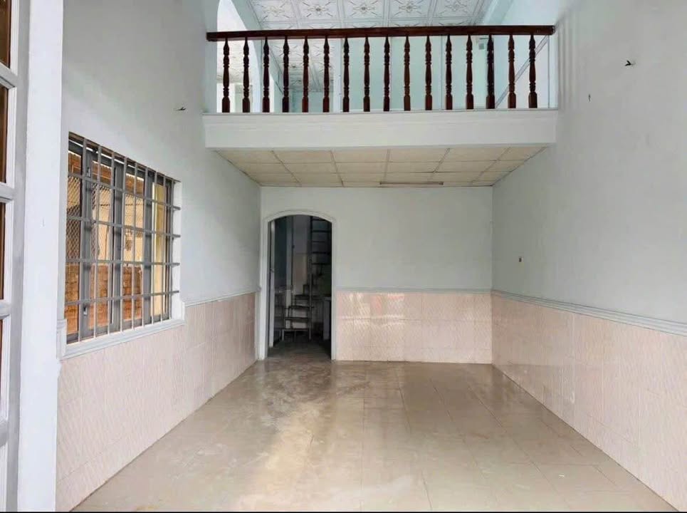 Nhà gác lửng 100m² Thủ Đức giá 2.25 tỷ - Bán nhanh, vị trí đẹp!