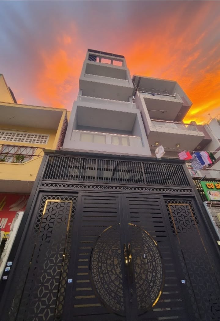 Nhà đẹp tại Nguyễn Chí Thanh, Quận 11, 63m² - Sổ hồng riêng, giá thỏa thuận!