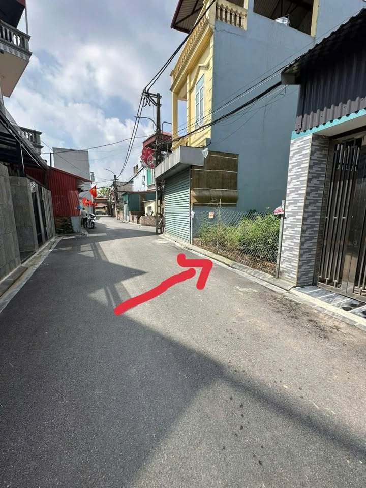 Đất nền 100m² tại Cầu Giấy, Hà Nội - Sổ đỏ lâu dài, giá 1.7 tỷ, cạnh Đại Học Lao Động Xã Hội