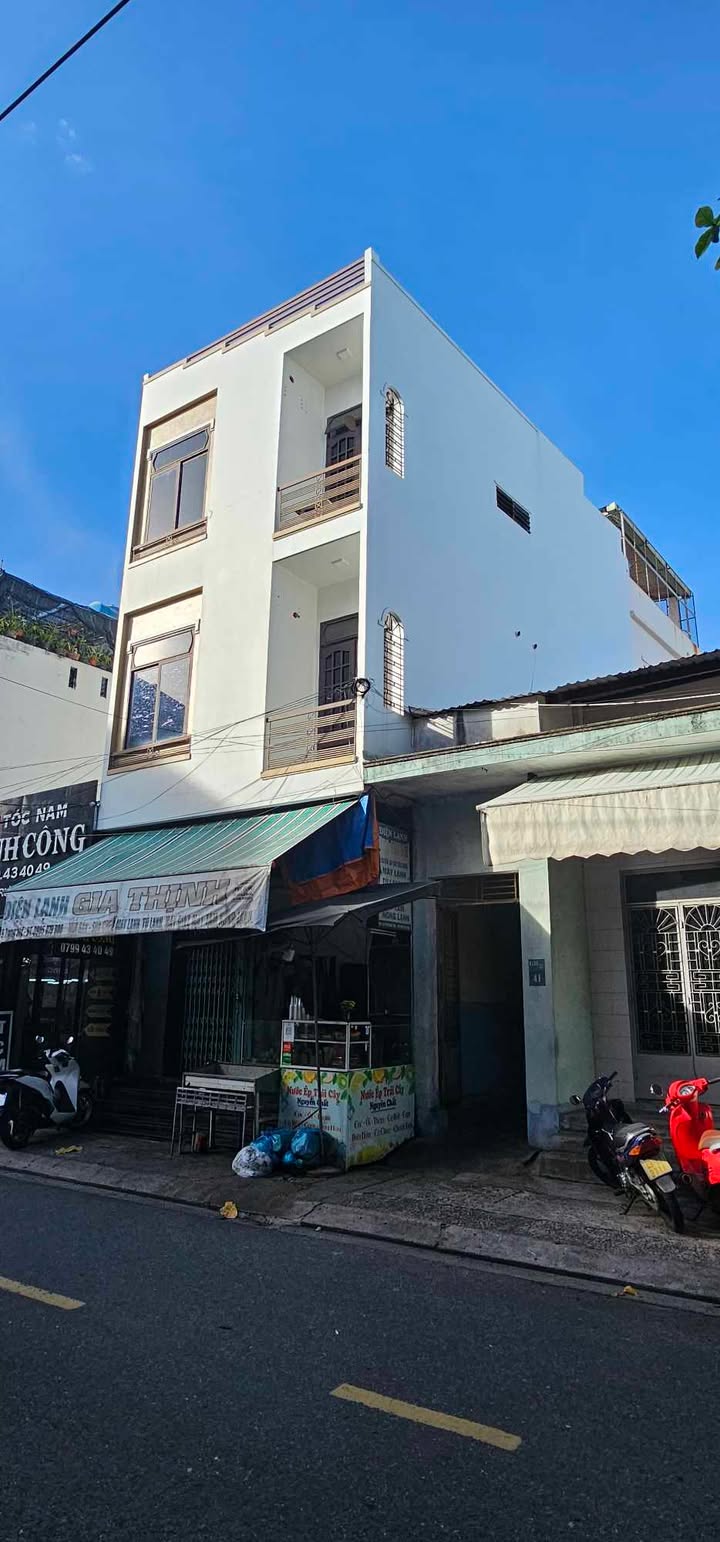 Nhà nguyên căn cho thuê đường Trưng Nhị, Hải Châu, Đà Nẵng 6 triệu - Tiện nghi đầy đủ, riêng biệt!