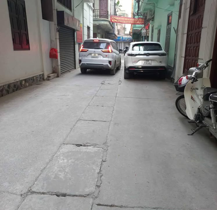 Nhà phố Tân Mai - Hoàng Mai 44m² giá 16.8 tỷ - Thiết kế hiện đại, ô tô vào tận nhà!