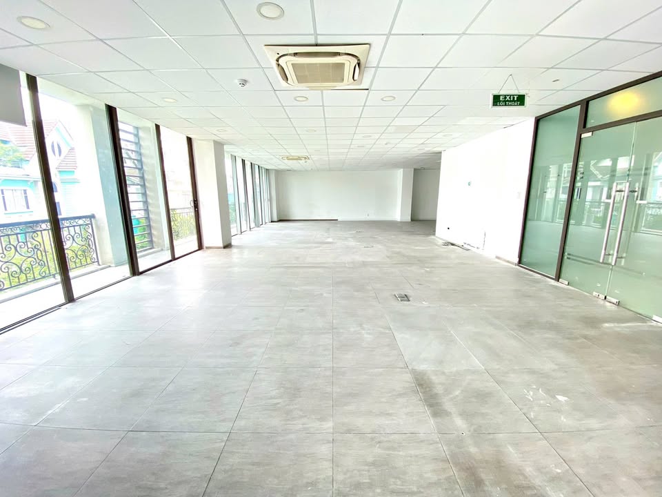 Văn phòng cho thuê tại cư xá Bắc Hải, Q.10 - Diện tích 260m², góc 2 mặt tiền thoáng mát!