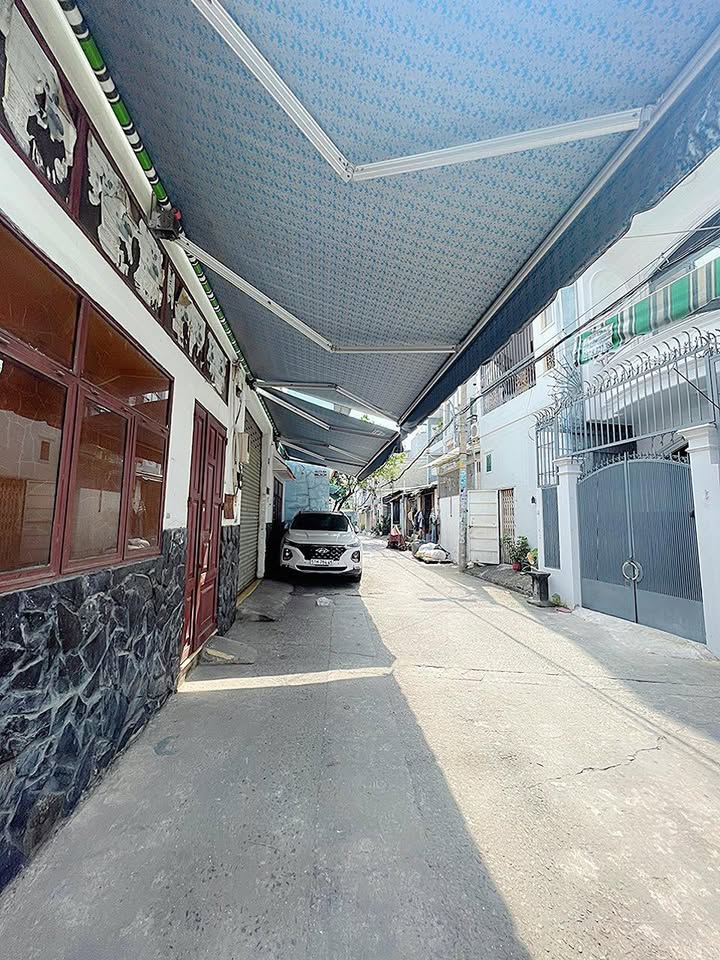 Bán nhà hẻm xe tải Gò Dầu, Tân Sơn Nhì, 32m² - Giá chỉ 3.8 tỷ thương lượng!