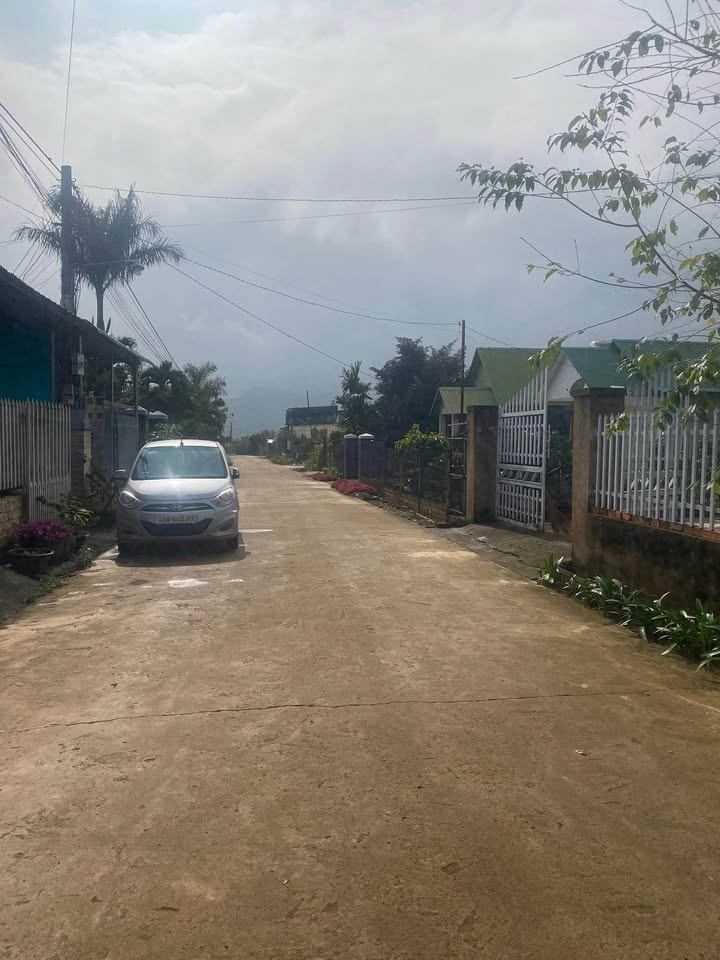 Nhà đẹp xã Liên Hiệp, Đức Trọng 150m² giá 3.6 tỷ - Thiết kế rộng rãi, gần sân bay!