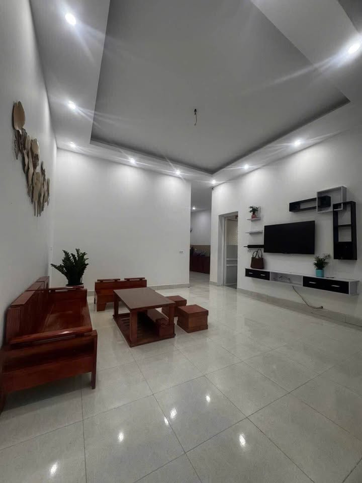 Nhà cấp 4 phường Chùa Hang 135m² giá 1.75 tỷ - Hàng hiếm, ô tô vào tận nhà!