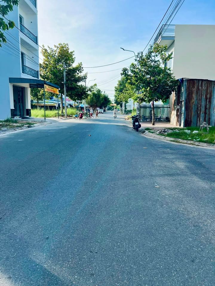 Đất nền đường Lê Hoàn, Bình Khánh 97m² giá 2 tỷ - Cơ hội đầu tư hấp dẫn!