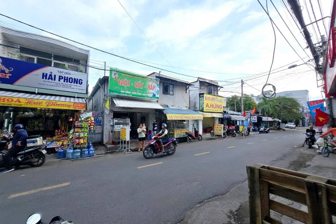 Nhà phố mặt tiền Quốc lộ 13, Thủ Đức 272m² giá 25.5 tỷ - Đầu tư sinh lời ngay!