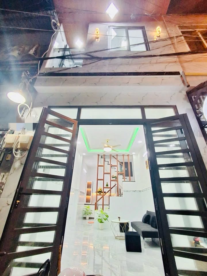 Nhà bán Bình Tân 27m² giá 3.5 tỷ - Nhà mới đẹp, dọn vào ở ngay!