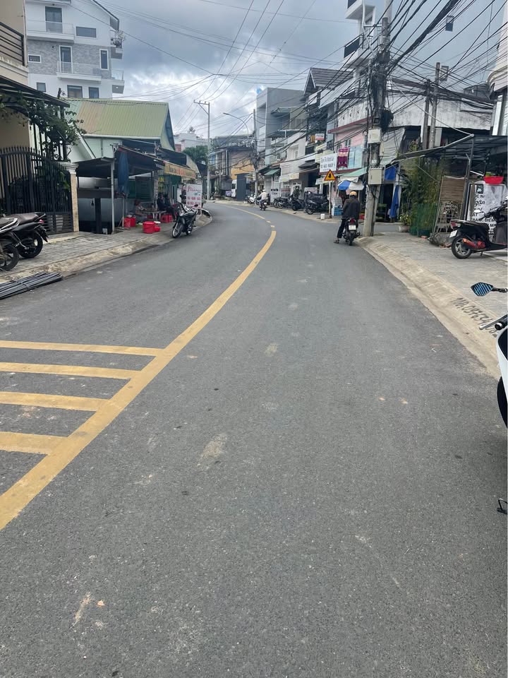 Bán mặt tiền An Dương Vương, Phường 2, Đà Lạt 76m² giá 11.5 tỷ - Cơ hội đầu tư tuyệt vời!