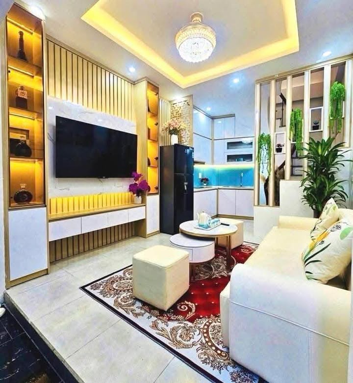 Nhà 5 tầng 31m² đường Ỷ La, Dương Nội giá 5.1 tỷ - Cơ hội hiếm có!