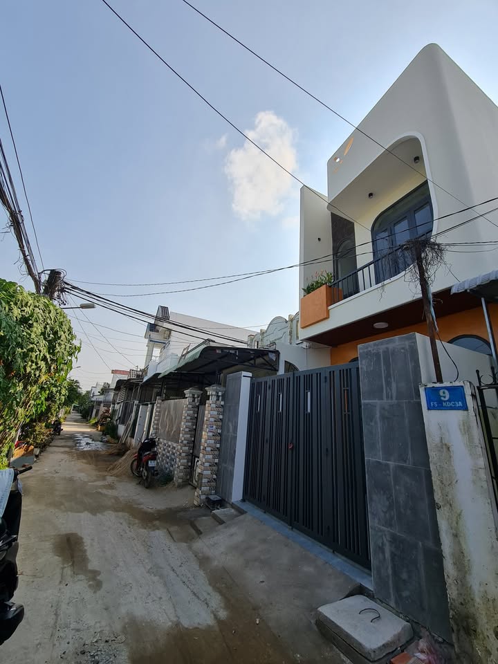 Nhà 1 Lầu Mới Xây 3 Phòng Ngủ, Đường F5, Cái Răng - Giá 2.89 Tỷ!