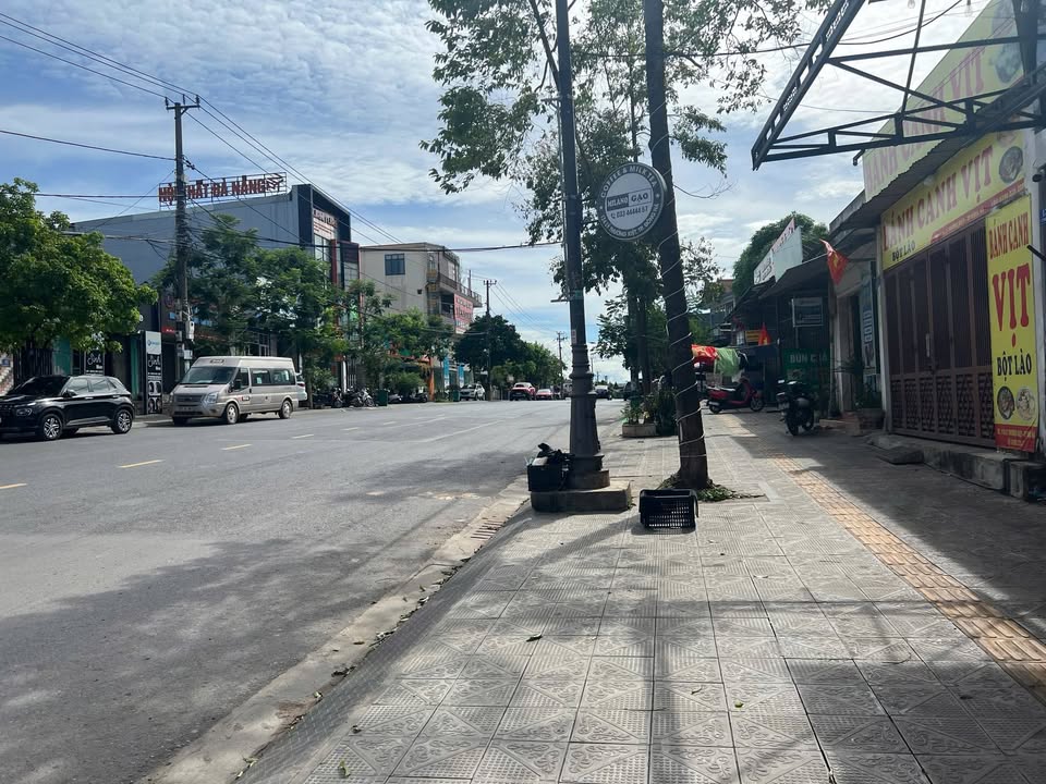 Nhà mặt tiền Lý Thường Kiệt, Đông Hà 240m² - Thích hợp kinh doanh mọi loại hình!