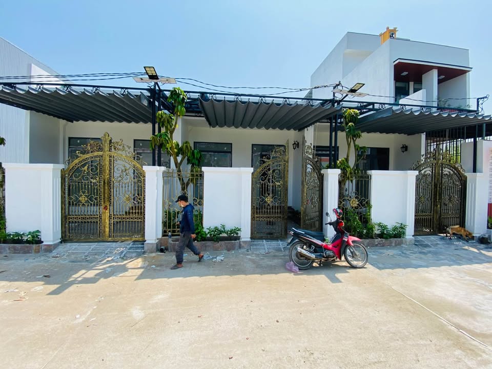 Nhà phố Phú Thượng 81m² giá 2.1 tỷ - Thiết kế hiện đại, ngay trường học!