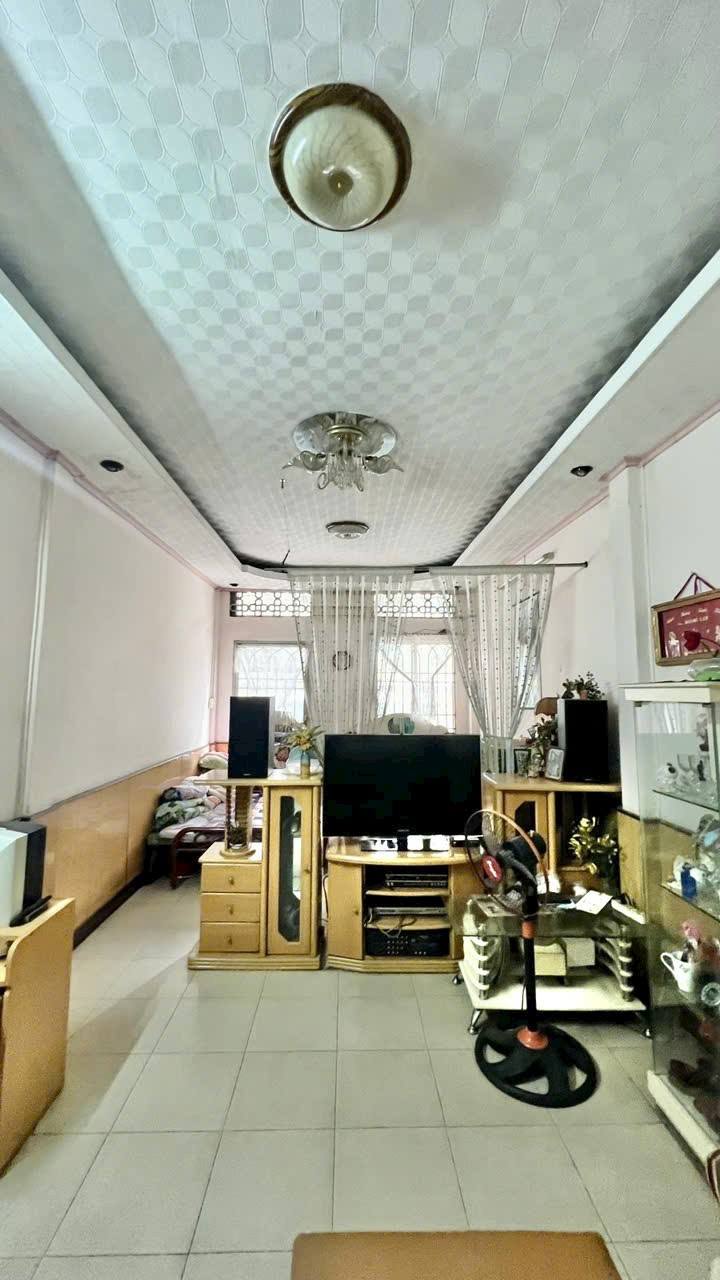 Nhà riêng Trần Phú, Quận 5, 45m² giá 7 tỷ - Hẻm xe hơi đến tận cửa!