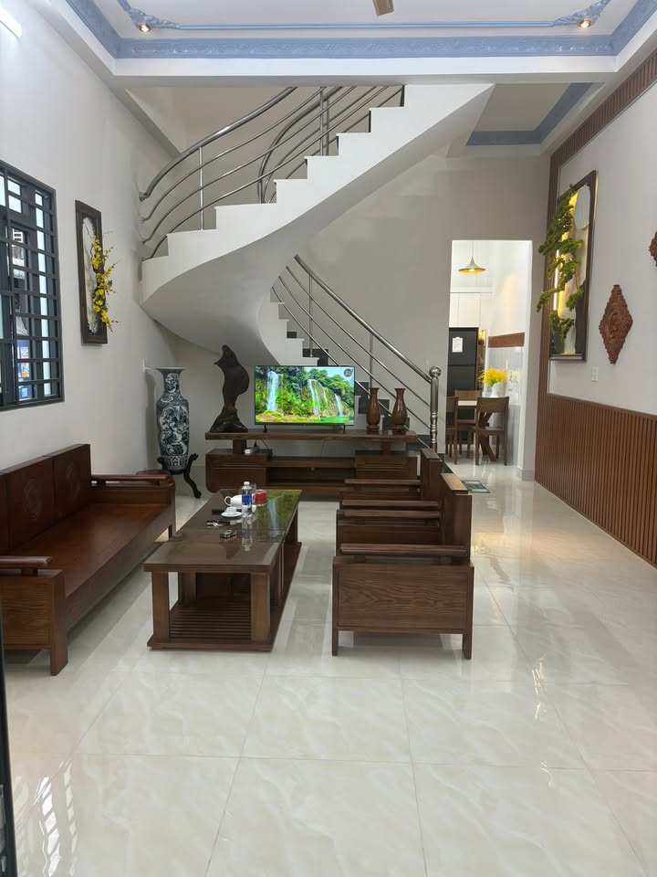 Nhà 1 trệt 1 lầu đường 8m Phường Hiệp Phú, Quận 9 - Nhà mới vào ở ngay!