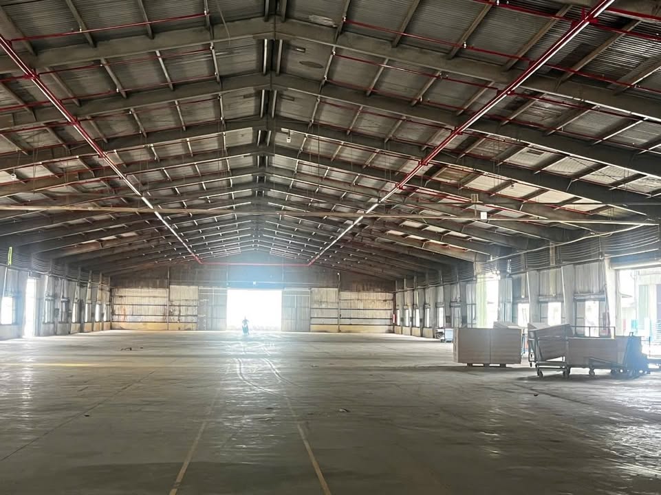 Kho cho thuê tại Đường Nguyễn Văn Tiết, Lái Thiêu, 3600m² - Giá tốt, giao ngay!