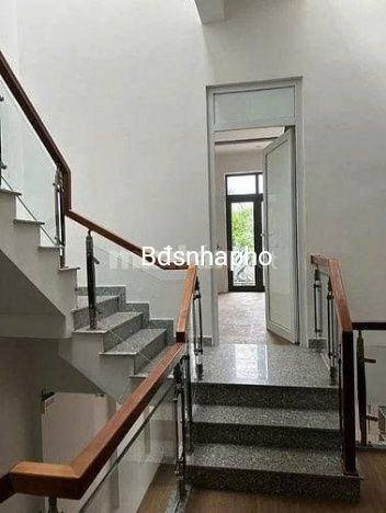 Nhà 3 tầng cho thuê tại Cẩm Lệ, Đà Nẵng - Diện tích 100m², không gian thoáng đãng!