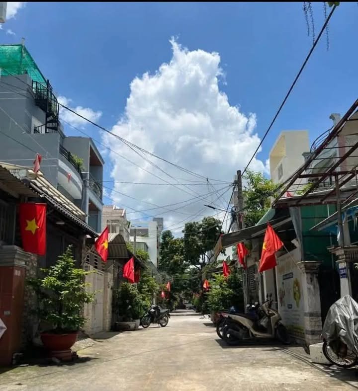 Nhà riêng 80m² đường Trương Thị Hoa, Tân Thới Hiệp, 5.6 tỷ - Chính chủ bán gấp!