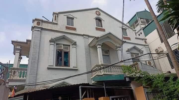 Biệt thự 3 mặt thoáng Ngọc Thụy, 84m² giá 9 tỷ - Ô tô tránh, gần phố